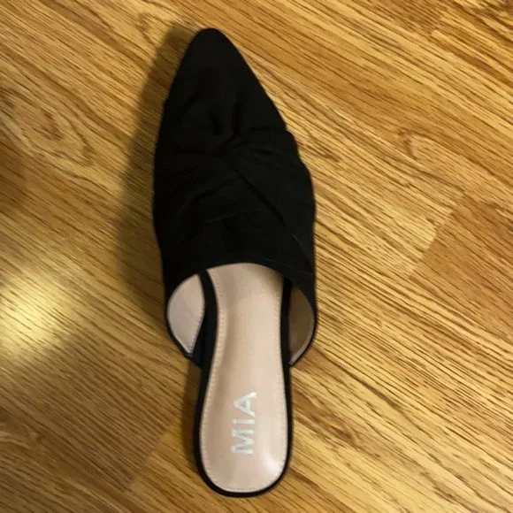 MIA black suede mules Size 8M NWOT - Picture 2 of 3